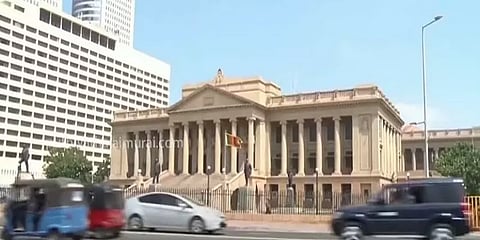 பெட்ரோல், டீசல் தட்டுப்பாடு அபாயம் - இந்தியாவிடம் ரூ.3,700 கோடி கடன் கேட்கும் இலங்கை