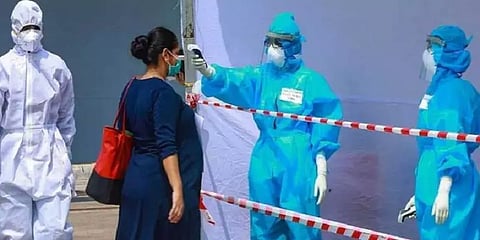 இந்தியாவில் ஒரேநாளில் 13,596 பேருக்கு கொரோனா தொற்று உறுதி