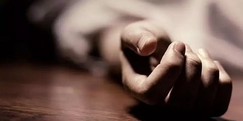 புனே: மது அருந்த பணம் தர மறுத்த தாய் - அடித்துக் கொலைசெய்த மகன்