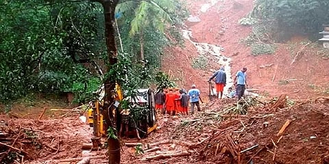 மூணார் நிலச்சரிவும், ஐஏஎஸ் பணியிட மாற்ற அரசியலும் - முந்தைய 'சம்பவங்கள்' சொல்வதென்ன?