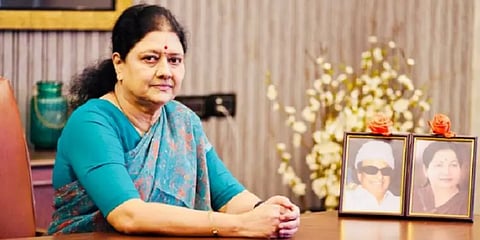 ”சங்கமிப்போம் சாதிப்போம்”- அதிமுக பொதுச்செயலாளர் அடையாளத்தோடு சசிகலா தொண்டர்களுக்கு கடிதம்