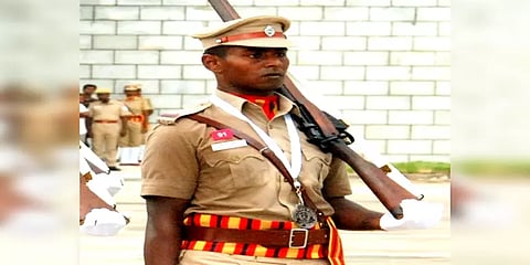 சாலை விபத்தில் உயிரிழந்த உதவி ஆய்வாளர் சடலத்திற்கு டிஜிபி சைலேந்திரபாபு அஞ்சலி