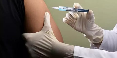 2ஆவது தவணை தடுப்பூசி செலுத்த கவனம் செலுத்துக - மத்திய சுகாதாரத்துறை செயலாளர்