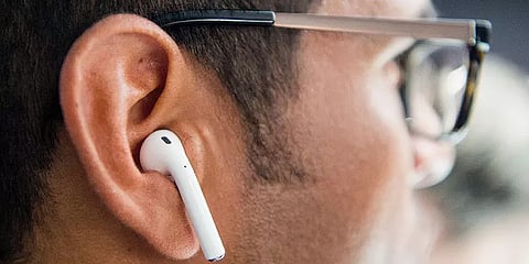 நாள்தோறும் ஹெட்செட் சுமக்கும் காதுகளுக்கு என்னென்ன பிரச்னைகள் வரும்? மருத்துவர் விளக்கம்!