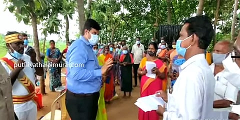 கரூர்: நகைக் கடனை தள்ளுபடி செய்தும் நகையை திரும்பத் தராததால் விவசாயிகள் வேதனை