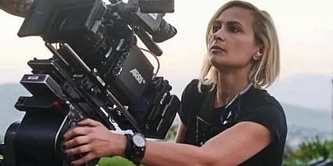 விபரீதத்தில் முடிந்த சினிமா ஷுட்டிங்: நடிகர் சுட்டதில் பெண் ஒளிப்பதிவாளர் உயிரிழப்பு