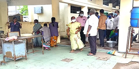 செய்தி எதிரொலி: இரவோடு இரவாக புதுப்பொலிவு பெற்ற திருவாரூர் கருணாநிதி பேருந்து நிலையம்