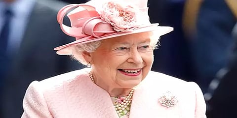 உடல்நலக் குறைவு: மருத்துவமனையில் அனுமதிக்கப்பட்டு அரண்மனை திரும்பிய ராணி எலிசபெத்