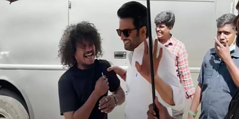 சந்தானத்தின் ‘சபாபதி’ படத்திற்கு ‘யு’ சான்றிதழ்