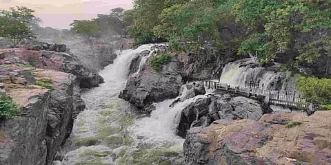 பிலிகுண்டுலு: 35,000ல் இருந்து 26,000 கன அடியாகக் குறைந்த நீர்வரத்து