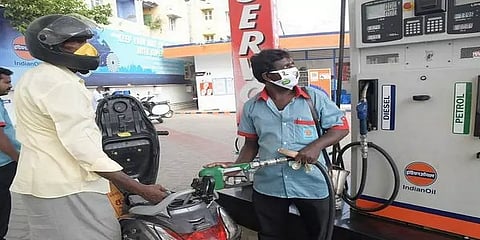 நமது அண்டை நாடுகளில் பெட்ரோல், டீசல் விலை எவ்வளவு? - ஓர் ஒப்பீட்டு பார்வை