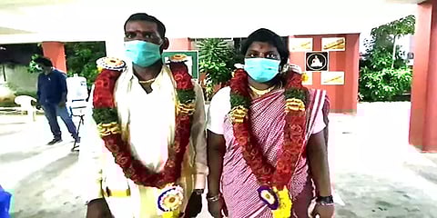 காதலுக்கு பெற்றோர் எதிர்ப்பு: கோயிலில் தாலிகட்டி காவல் நிலையத்தில் தஞ்சமடைந்த ஜோடி