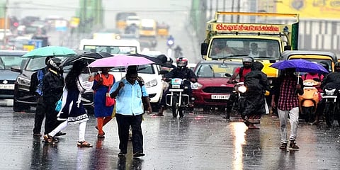 வளிமண்டல மேலடுக்கு சுழற்சி: அடுத்த 5 நாட்களுக்கு கனமழை தொடரும் - ஆய்வு மையம்