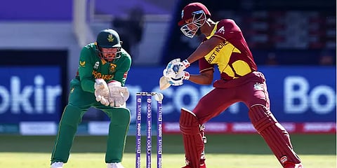 இது என்ன டெஸ்ட் போட்டியா!.. வெஸ்ட் இண்டீஸ் ரசிகர்களை டென்ஷன் ஆக்கிய சிம்மன்ஸ்