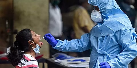 தமிழகத்தில் ஒரேநாளில் 1,090 பேருக்கு கொரோனா; 15 பேர் உயிரிழப்பு