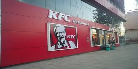 கர்நாடகா: இந்தி தேசிய மொழி எனக் கூறிய கேஎஃப்சி ஊழியர் - வலுக்கும் எதிர்ப்பு