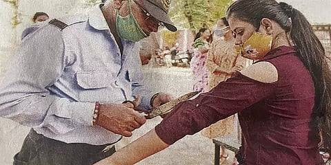 பெண் தேர்வரின் மேலாடையை ஆண் பாதுகாவலர் கத்தரித்த விவகாரம் - கண்டித்த தேசிய மகளிர் ஆணையம்!