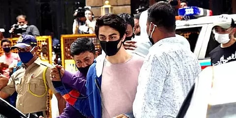 ”பாஸ்போர்ட்டை சிறப்பு நீதிமன்றத்தில் ஒப்படைக்கவும்” -ஆர்யன் கான் ஜாமீனின் நிபந்தனைகள்