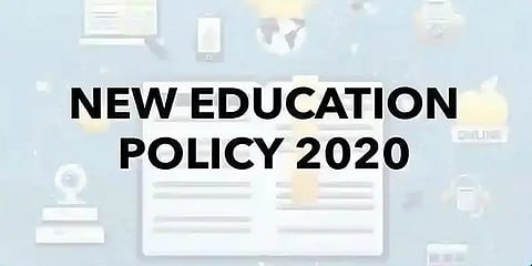 சுற்றறிக்கையால் பணிமாறுதல் செய்யப்பட்ட பள்ளிக்கல்வித் துறை இணை இயக்குனர் - நடந்தது என்ன?