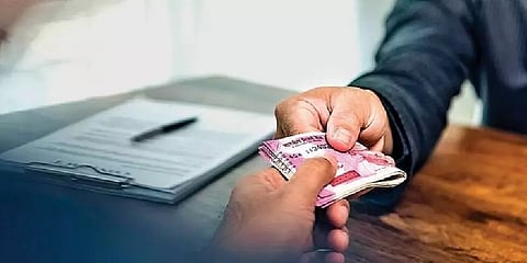 அரசு அலுவலகங்களிலிருந்து கணக்கில்வராத ரூ.18 லட்சம் பறிமுதல் செய்த லஞ்ச ஒழிப்புத்துறை