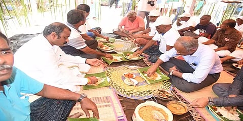 லட்சத்தீவில் மீனவ மக்களுடன் அமர்ந்து உணவருந்திய மத்திய அமைச்சர் எல்.முருகன்