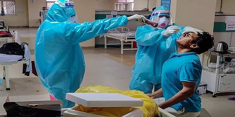 உலகம்: கடந்த 24 மணி நேரத்தில் 3,27,219 பேருக்கு கொரோனா பாதிப்பு உறுதி