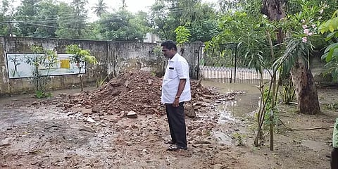 புதிய தலைமுறை செய்தி எதிரொலி: திருவாரூர் பள்ளியில் தேங்கியிருந்த மழைநீர் அகற்றம்