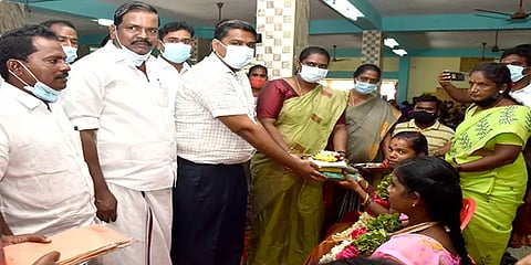 தருமபுரி: சமூக நலத்துறை சார்பில் நடைபெற்ற சமுதாய வளைகாப்பு விழா