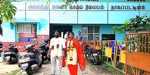 நாகை: மணக்கோலத்தில் பாதுகாப்பு கேட்டு காவல் நிலையத்தில் தஞ்சமடைந்த காதல் ஜோடி