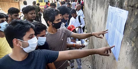 நீட் தேர்வில் தமிழக மாநில பாடத்திட்டத்தில் தேர்வெழுதியவர்கள் அதிகளவில் தேர்ச்சி