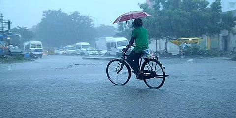 அடுத்த 48 மணிநேரத்துக்கு சென்னையின் வானிலை எப்படி? வானிலை ஆய்வு மைய இயக்குநர் தகவல்