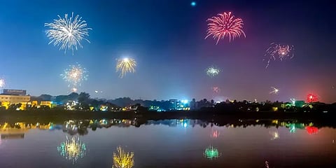 சமணம் முதல் சீக்கியம் வரை - தீபாவளி கொண்டாட்டத்திற்கு பின்னால் இத்தனை மதங்களின் பின்னணியா?