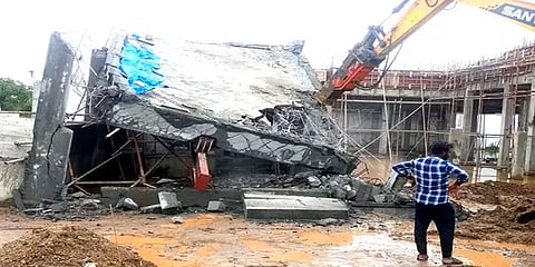 திருப்பூர்: மண்ணிற்குள் அரை அடி இறங்கிய கழிவுநீர் சுத்திகரிப்பு ஆலை கட்டடம்