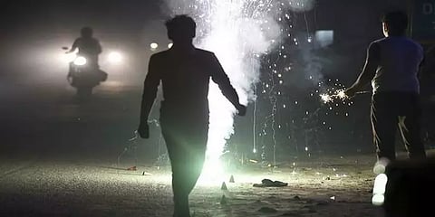 அனுமதித்த நேரத்தை மீறி பட்டாசு வெடித்ததாக சென்னையில் இதுவரை 22 வழக்குகள் பதிவு!