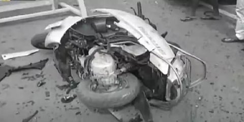 புதுச்சேரி: நாட்டுவெடியால் இருசக்கர வாகனம் வெடித்து தந்தை - மகன் உடல் சிதறி உயிரிழப்பு