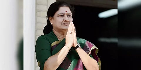 தேங்கியுள்ள நெல் மூட்டைகளை தமிழக அரசு கொள்முதல் செய்ய வேண்டும் - சசிகலா