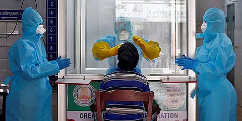 தமிழகத்தில் தினசரி கொரோனா பாதிப்பு 862 என குறைவு