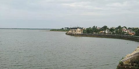 காலை 11 மணிக்கு புழல் ஏரியிலிருந்து உபரிநீர் திறப்பு - கரையோர மக்களுக்கு எச்சரிக்கை