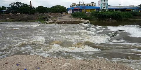 வைகை ஆற்றில் வெள்ளப்பெருக்கு: கரையோர மக்களுக்கு வெள்ள அபாய எச்சரிக்கை