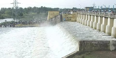 திறந்துவிடப்பட்டது செம்பரம்பாக்கம் ஏரி: விநாடிக்கு 500 கன அடி உபரிநீர் திறப்பு