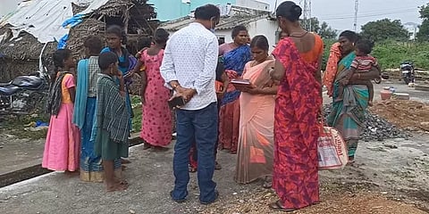 PT செய்தி எதிரொலி: நேரில் சென்ற இருளர்கள் குறையை கேட்டறிந்த அரசு அதிகாரிகள்