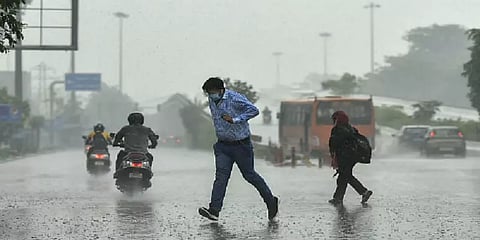 "கனமழைக்கு இதுவரை 4 பேர் உயிரிப்பு"- வருவாய்த்துறை அமைச்சர் ராமச்சந்திரன் தகவல்