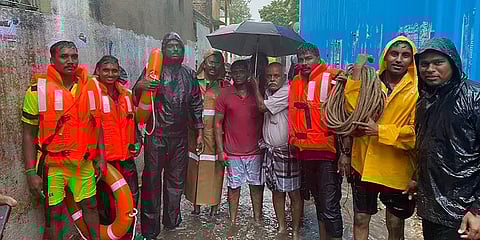 ஓட்டேரியில் ஆற்றில் விழுந்த முதியவர்.. காப்பாற்றச் சென்ற இளைஞரும் ஆற்றில் சிக்கிய சோகம்