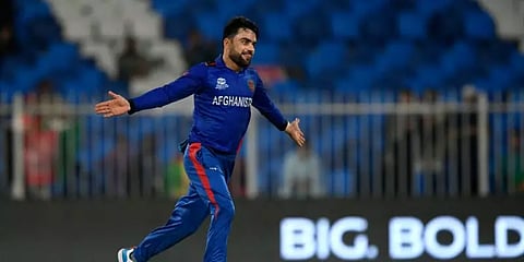 டி20 கிரிக்கெட்டில் 400 விக்கெட் வீழ்த்திய இளம் பவுலர் : வரலாறு படைத்த ரஷீத் கான்!