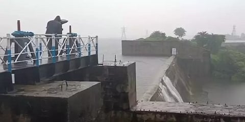 முழு கொள்ளளவை எட்டிய மதுராந்தகம் ஏரி: 21 கிராமங்களுக்கு வெள்ள அபாய எச்சரிக்கை