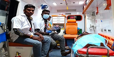 சத்தியமங்கலம்: ஓடும் 108 ஆம்பலன்ஸில் மலைவாழ் பெண்ணுக்கு பிறந்த ஆண் குழந்தை