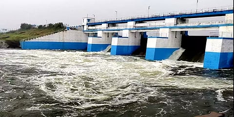 செம்பரம்பாக்கம் ஏரியில் இருந்து தொடர்ந்து வெளியேற்றப்படும் 2 ஆயிரம் கனஅடி நீர்