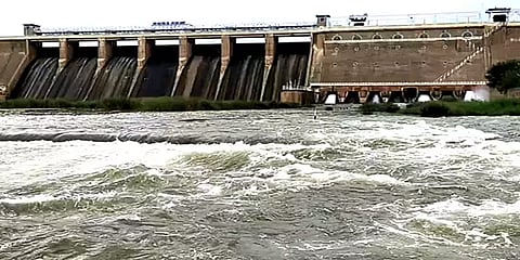 வைகை அணையின் நீர்மட்டம் உயர்வு: கரையோர மக்களுக்கு வெள்ள அபாய எச்சரிக்கை