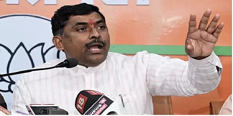 'பிராமணர்களும் பனியாக்களும் என் பாக்கெட்டில்' - பா.ஜ.க முரளிதர ராவ் பேச்சு