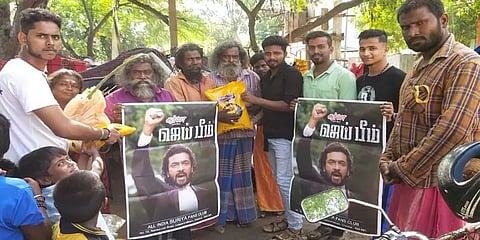 உதவிகளை செய்ததோடு பழங்குடியின மக்களுக்கு ’ஜெய் பீம்’ போட்டுக்காட்டிய சூர்யா ரசிகர்கள்